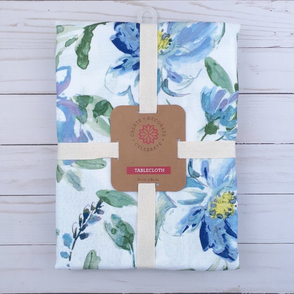 Fabric Tablecloth Blue Flowers 60x84 Charlotte